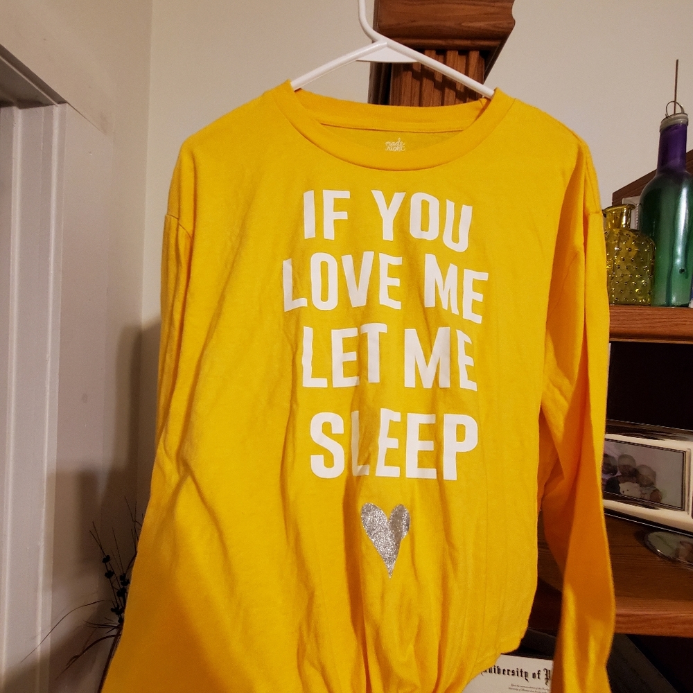 Cropped top yellow shirt
